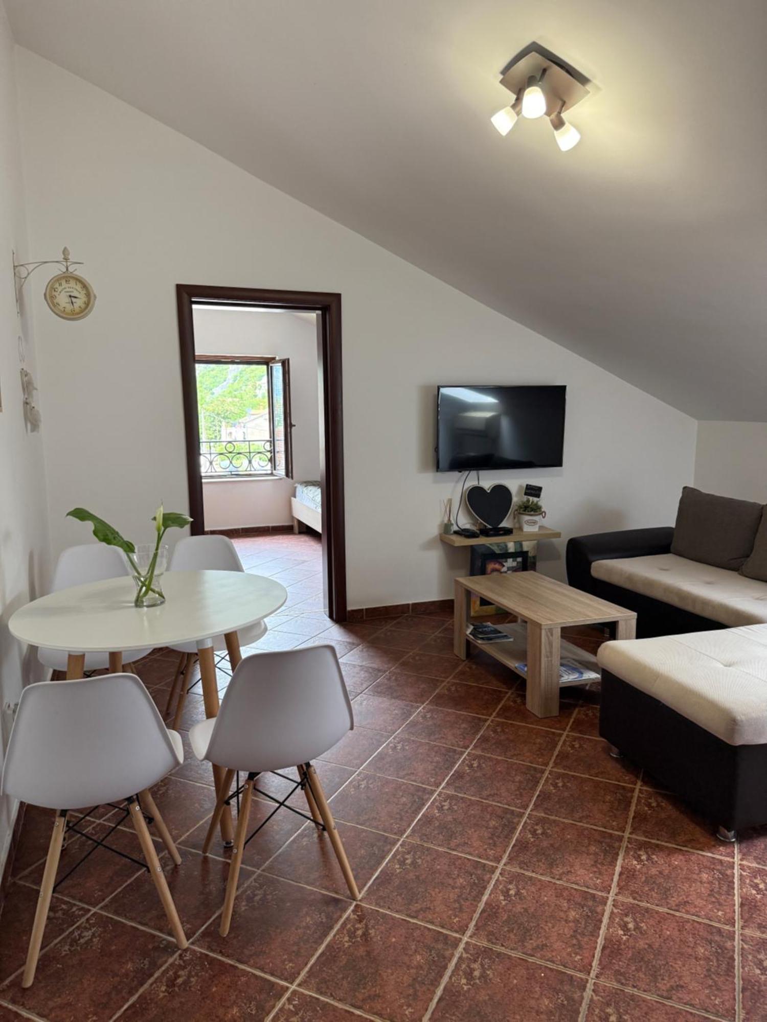 Apartment Atina Kotor Eksteriør billede