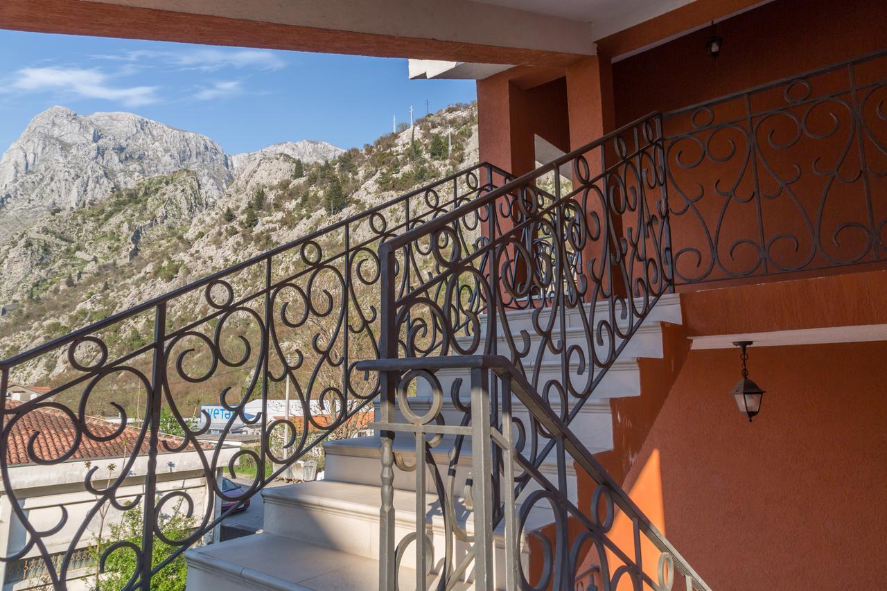 Apartment Atina Kotor Eksteriør billede