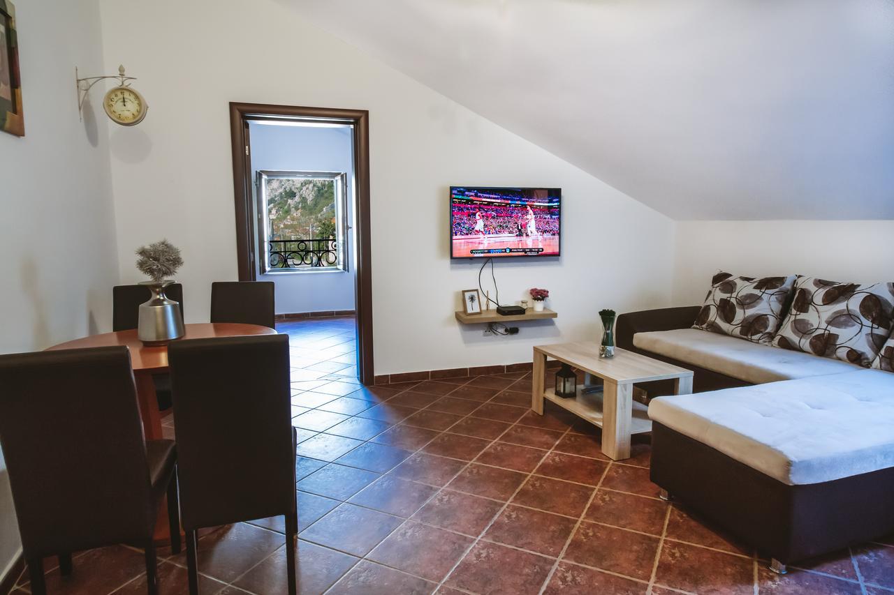 Apartment Atina Kotor Eksteriør billede